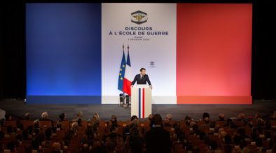 Macron durante discuros sobre IA y redes digitaless